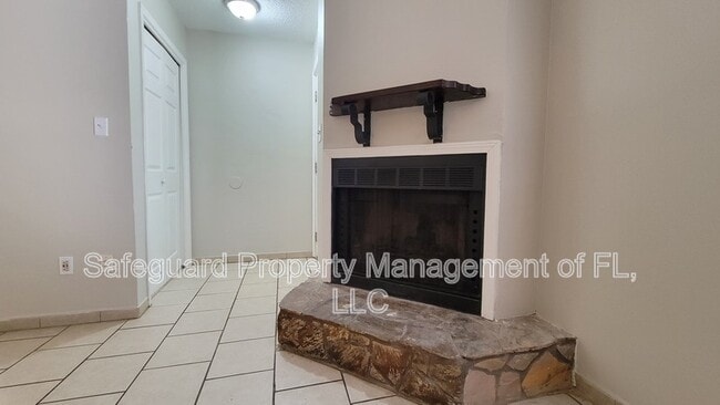 6332 W Fairfield Dr in Pensacola, FL - Building Photo - Building Photo