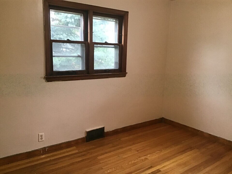 5054 N 48th St in Milwaukee, WI - Foto de edificio