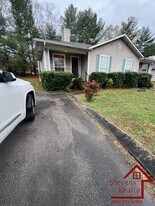 459 Oriole Dr in McMinnville, TN - Building Photo