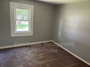 628 E Broad St in Griffin, GA - Foto de edificio - Building Photo