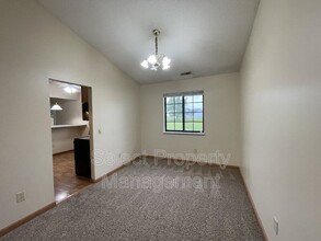 8422 Lionsgate Run in Fort Wayne, IN - Building Photo - Building Photo