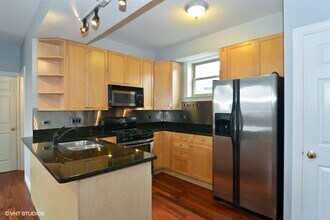 1540 N Claremont Ave in Chicago, IL - Building Photo - Building Photo