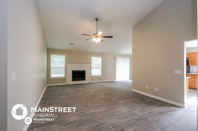 65 Burdell Dr in Covington, GA - Foto de edificio - Building Photo