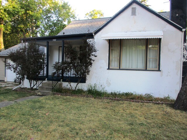 502 E Willow St in Normal, IL - Building Photo