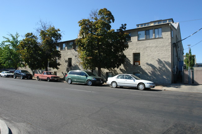 Chestnut Manor Apartments in Yakima, WA - Building Photo - Building Photo