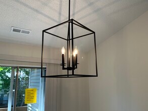 1605 Thrush Ter, Unit 1605 in Brentwood, MO - Foto de edificio - Building Photo