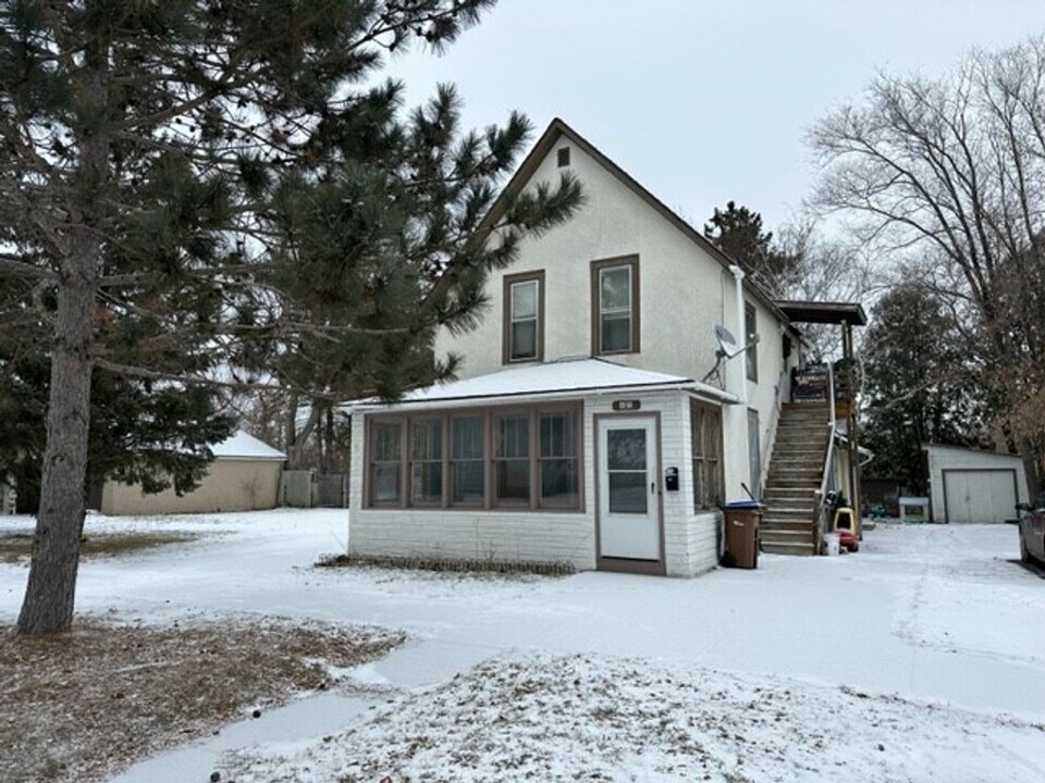 421 S 9th St in Brainerd, MN - Building Photo