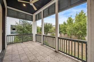 823 Paige St in Houston, TX - Foto de edificio - Building Photo