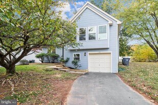 10290 S Grant Ave in Manassas, VA - Building Photo