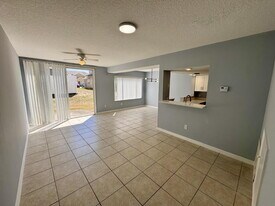 2725 Fan Palm Dr in Davenport, FL - Building Photo