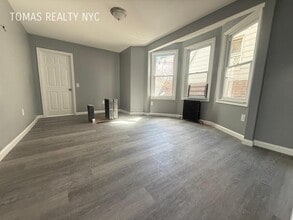 76 Bruce Ave in Yonkers, NY - Building Photo - Building Photo