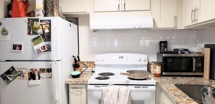 2499 Kapiolani Blvd in Honolulu, HI - Foto de edificio - Building Photo