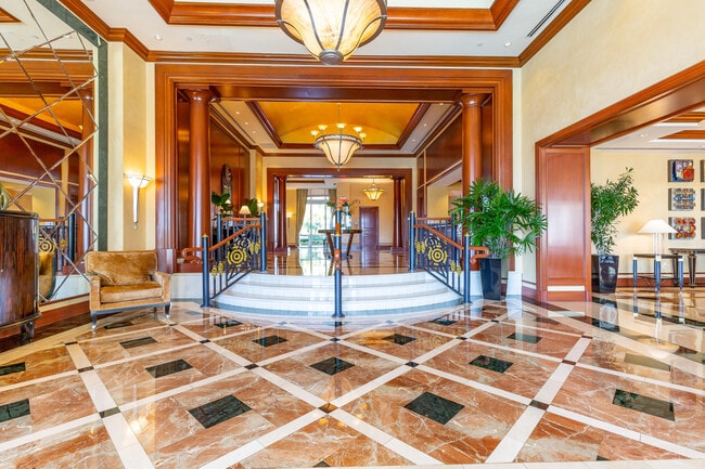 20201 E Country Club Dr in Aventura, FL - Building Photo - Building Photo