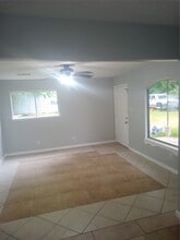 24571 Cochran Dr in Porter, TX - Foto de edificio - Building Photo