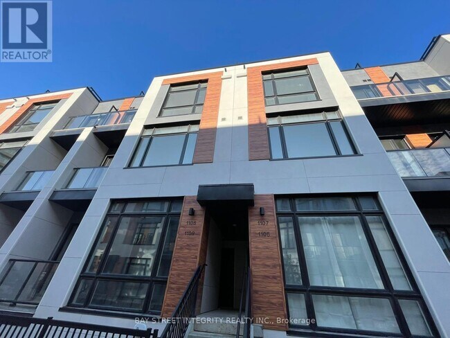 12 David Eyer Rd in Richmond Hill, ON - Building Photo - Building Photo