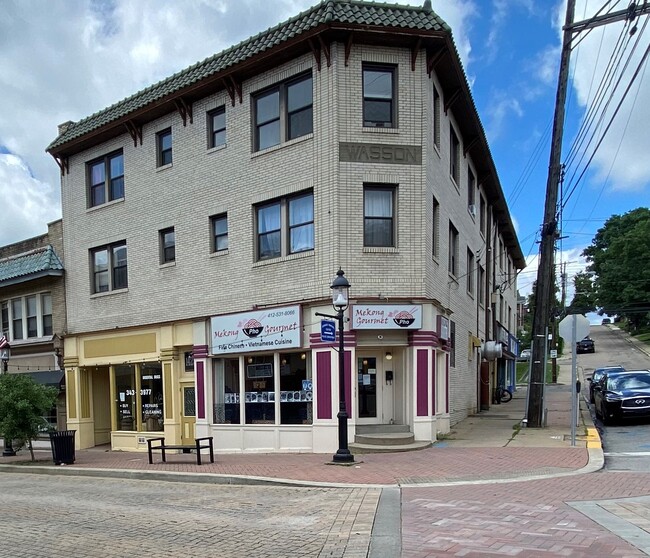 property at 2905 Glenmore Ave