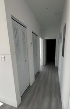 859 E 24th St, Unit 201 in Hialeah, FL - Building Photo - Building Photo