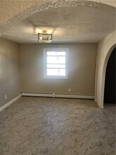 1345 Chalkstone Ave in Providence, RI - Foto de edificio - Building Photo