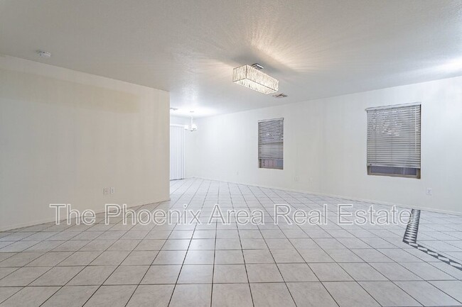 663 S Colonial Ct in Gilbert, AZ - Building Photo - Building Photo