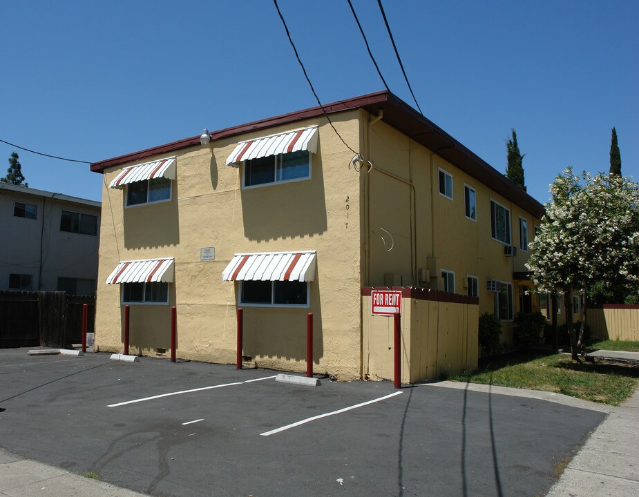 2017 Riley Ct in Concord, CA - Foto de edificio