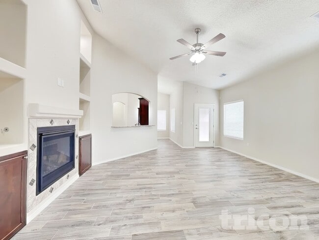 981 Firewheel Ave SW in Los Lunas, NM - Building Photo - Building Photo