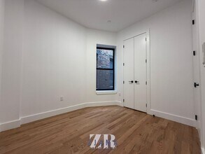 340 Broadway in Brooklyn, NY - Building Photo - Building Photo