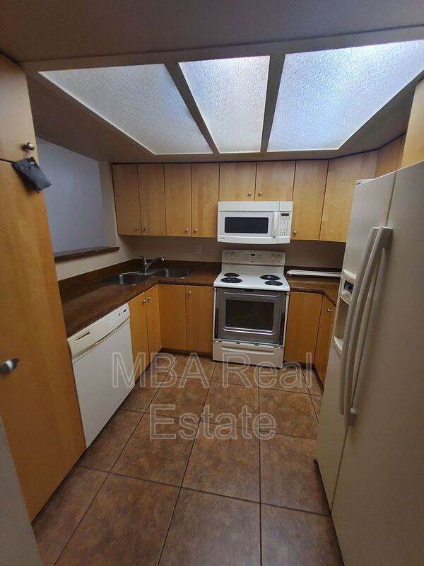 property at 908 S Casitas Dr