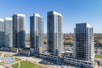 Saisons in Toronto, ON - Building Photo - Building Photo