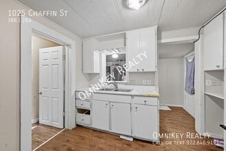 1025 E Chaffin St in Sherman, TX - Building Photo - Building Photo