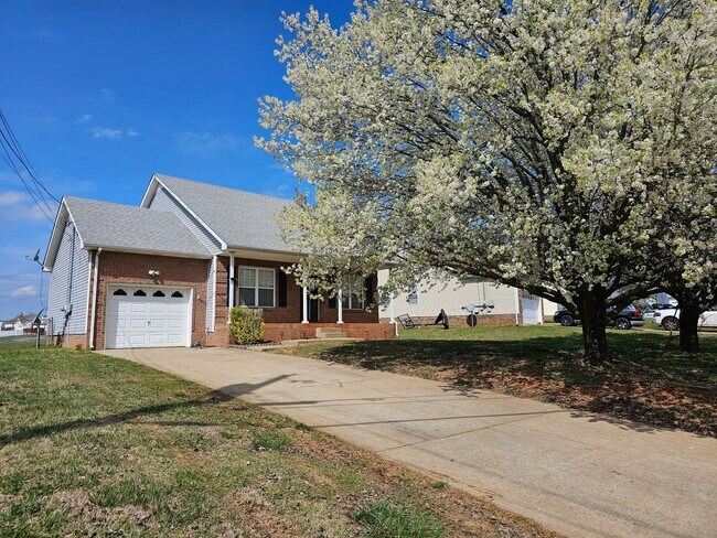 3726 Heather Dr in Clarksville, TN - Building Photo - Building Photo