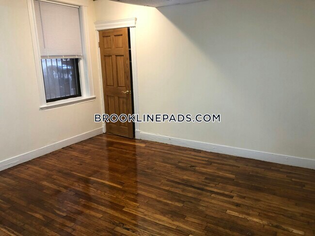 364 Riverway-Unit -1 in Boston, MA - Building Photo - Building Photo