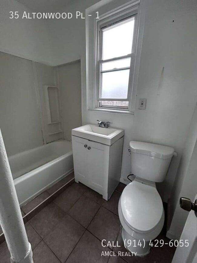 property at 35 Altonwood Pl