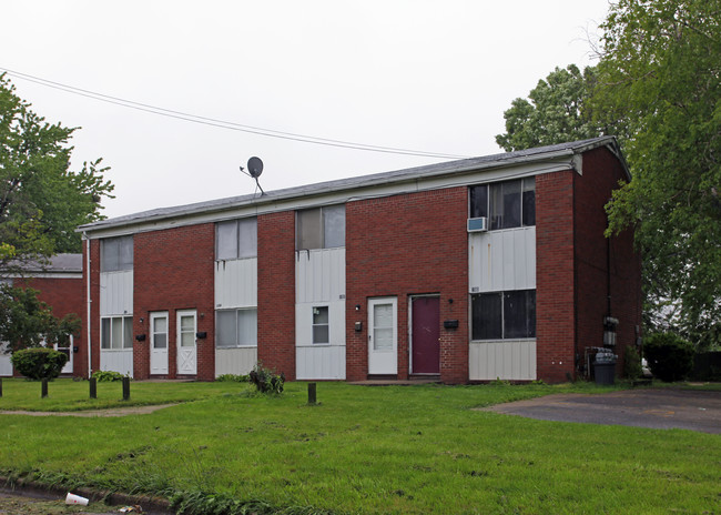 1900 Airline Ave in Toledo, OH - Building Photo - Building Photo