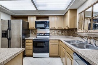 9819 Smokefeather Ln in Dallas, TX - Building Photo - Building Photo