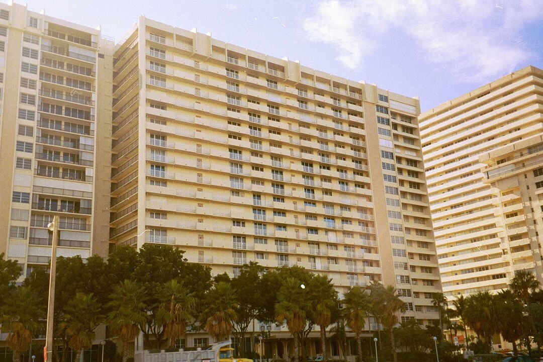 Plaza East Condominium in Fort Lauderdale, FL - Building Photo