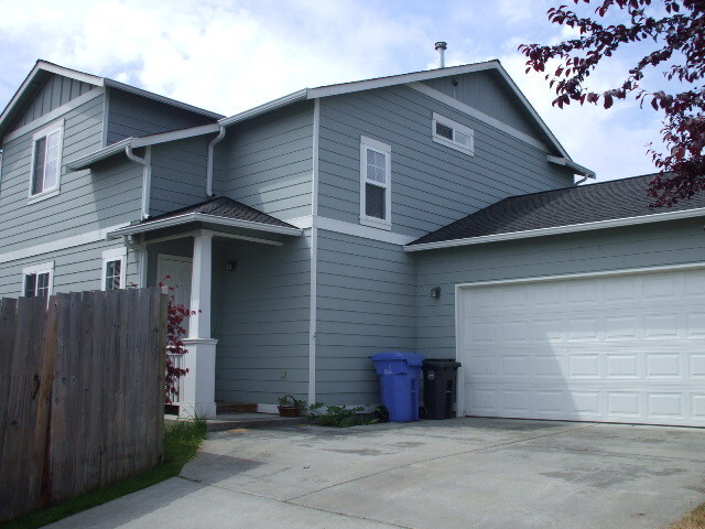 1117 NE Cordero Pl in Oak Harbor, WA - Building Photo