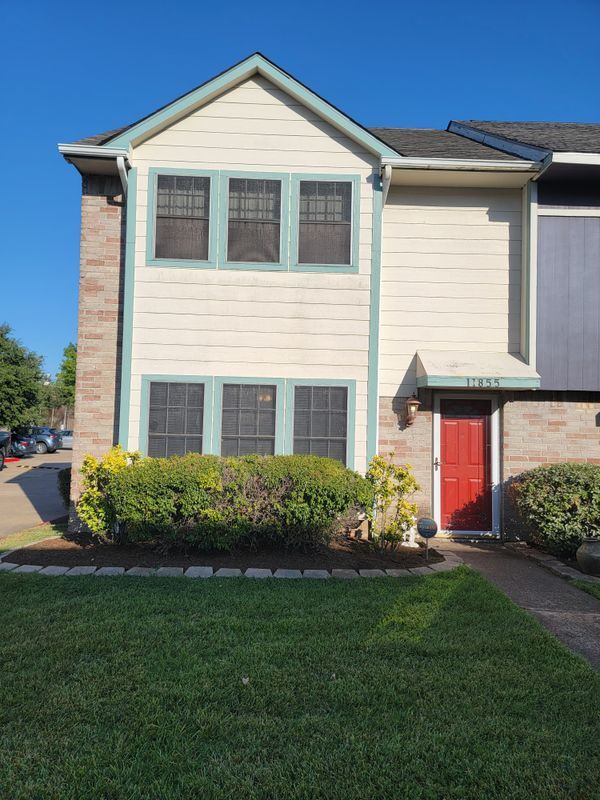 property at 11855 Algonquin Dr