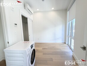 38 Hichborn St, Unit 305 in Boston, MA - Building Photo - Building Photo