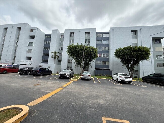 750 NW 43rd Ave in Miami, FL - Building Photo - Building Photo