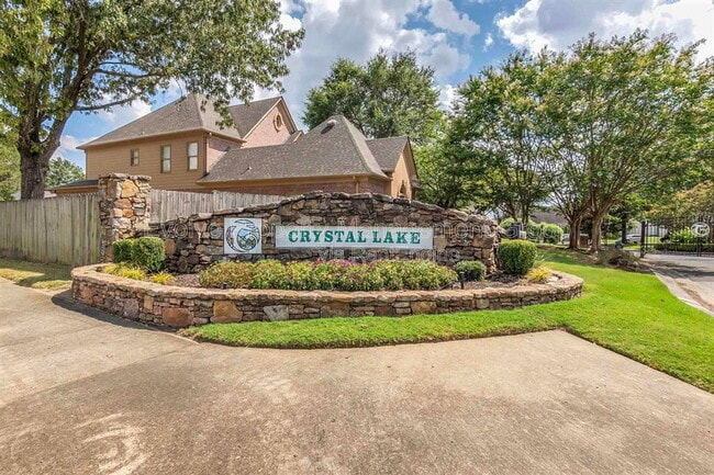 7520 Crystal Lake Dr