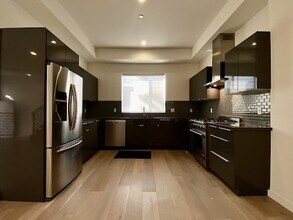 1715 Armacost Ave-Unit -4 in Los Angeles, CA - Building Photo - Building Photo