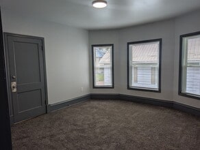 547 Walnut St in Meadville, PA - Building Photo - Building Photo