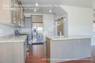 9165 W Tillamook Dr in Boise, ID - Building Photo - Building Photo