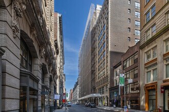 Co-op in New York, NY - Foto de edificio - Building Photo