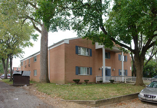 Riverview Drive Apartments in Columbus, OH - Building Photo - Building Photo