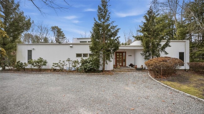 property at 15 Blueberry Ln