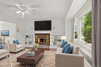 11 Glenwood Rd in Glen Head, NY - Building Photo - Building Photo