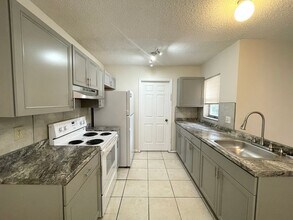 308 S 14th St in Fort Pierce, FL - Foto de edificio - Building Photo