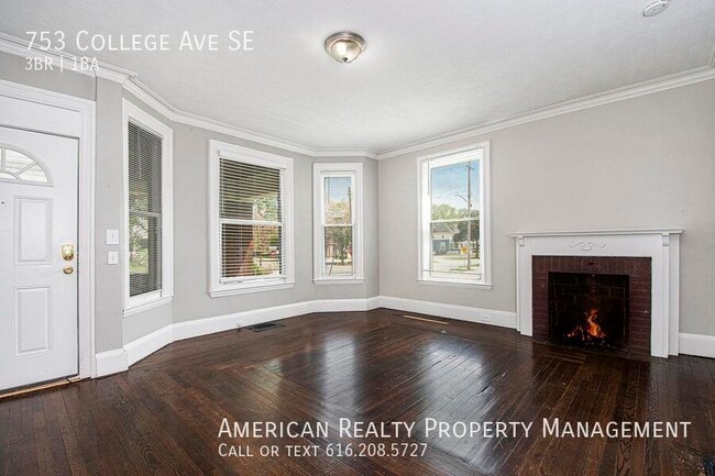 753 College Ave SE in Grand Rapids, MI - Building Photo - Building Photo