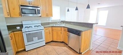 7102 Sir Galahad Way in Jonesboro, GA - Building Photo - Building Photo